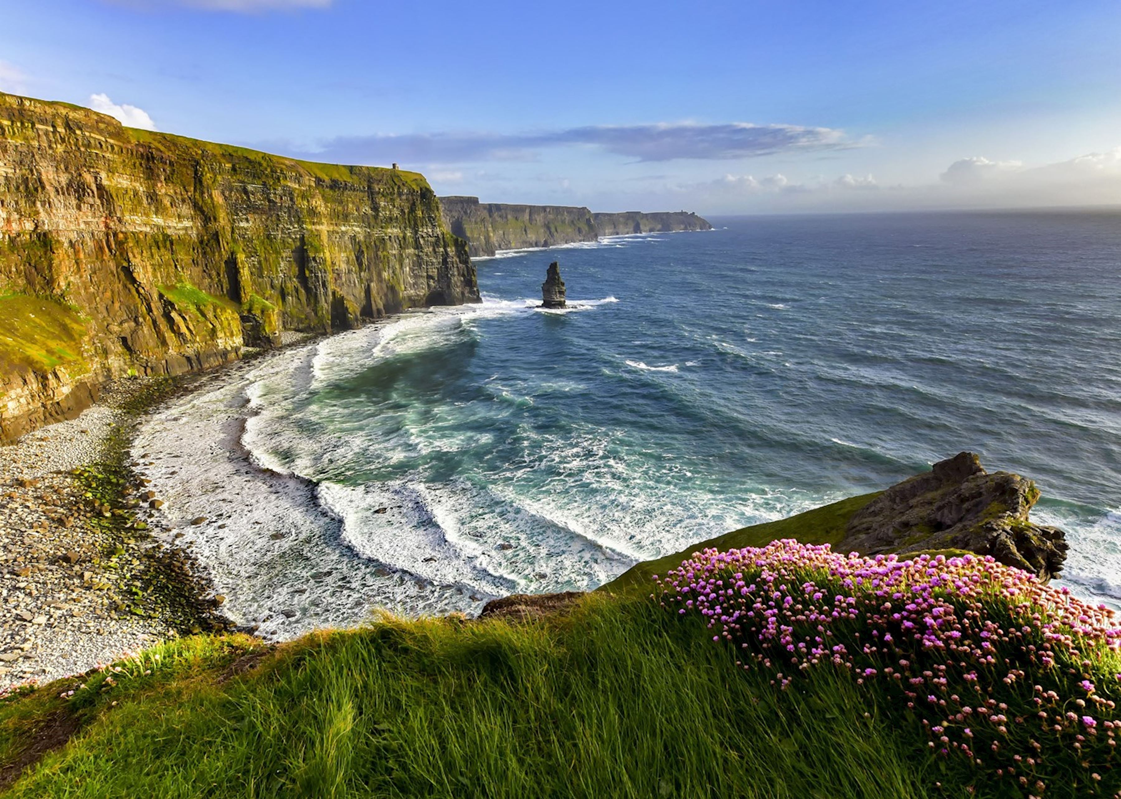 Клиф какого. Утёсы мохер Ирландия. Cliffs of Moher. Утесы в Ирландии.