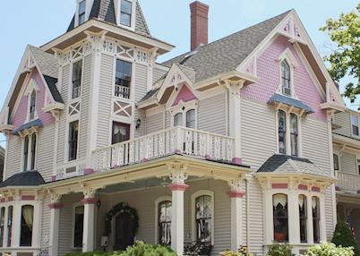 The Painted Lady, Belfry Inn and Bistro