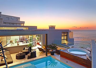 Azamare Guesthouse, pool deck