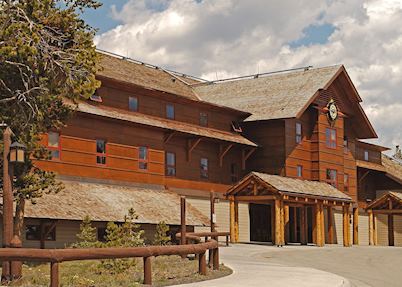 Old Faithful Snow Lodge