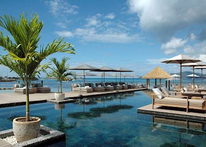 Swimming pool at Le Domaine de L'Orangeraie Resort & Spa
