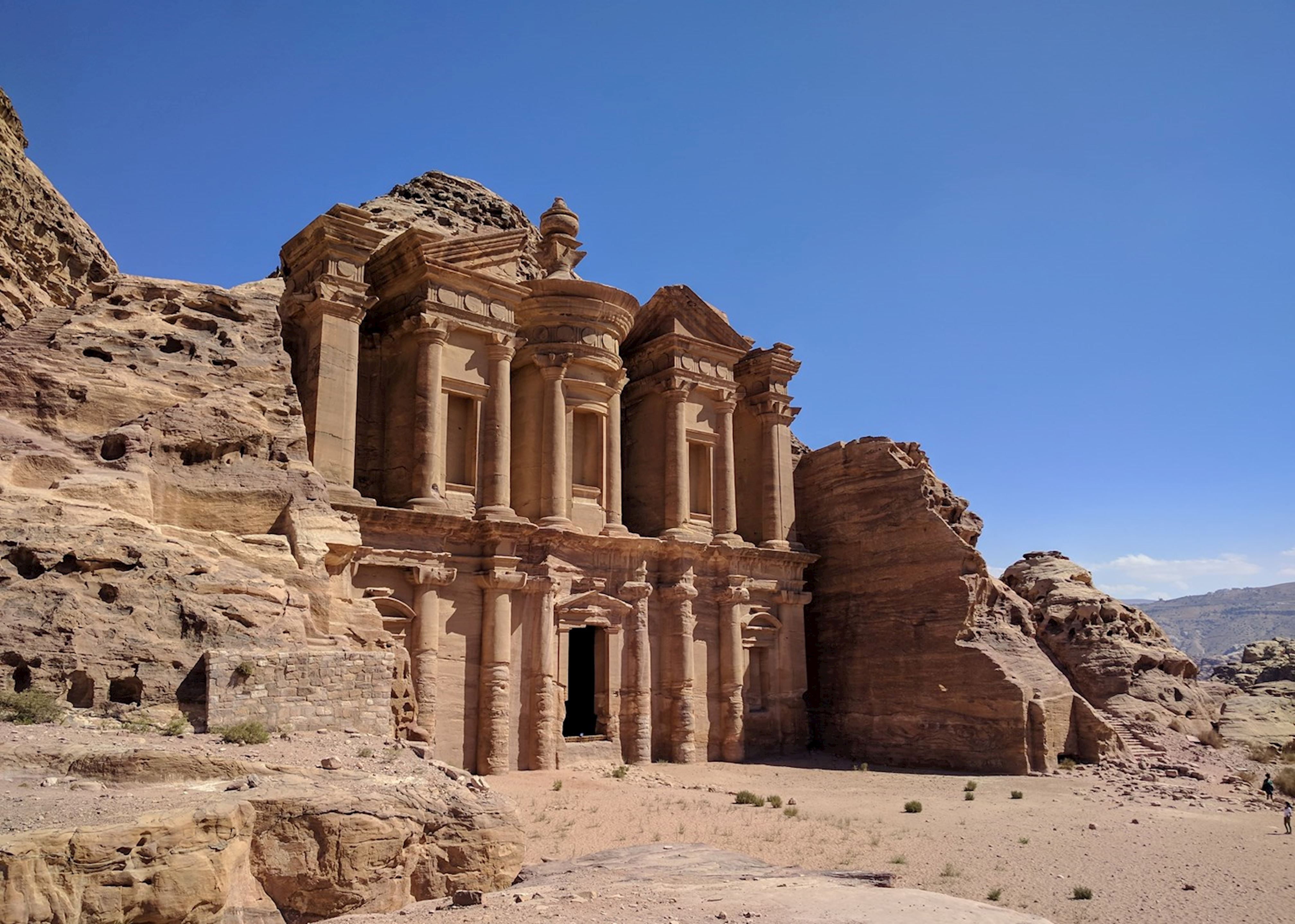 tourist dies petra