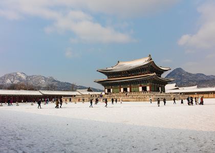 Gyeongbokgung in the snow