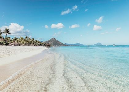 Flic en Flac beach, La Pirogue