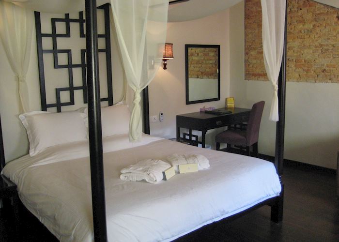 New Wing Deluxe Room, Puri Hotel, Malacca