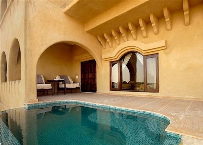 Plunge pool, Suite, Mihir Garh
