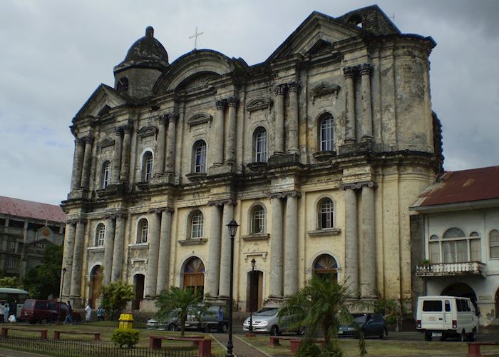 Basilica of St martin de Tours, Taal