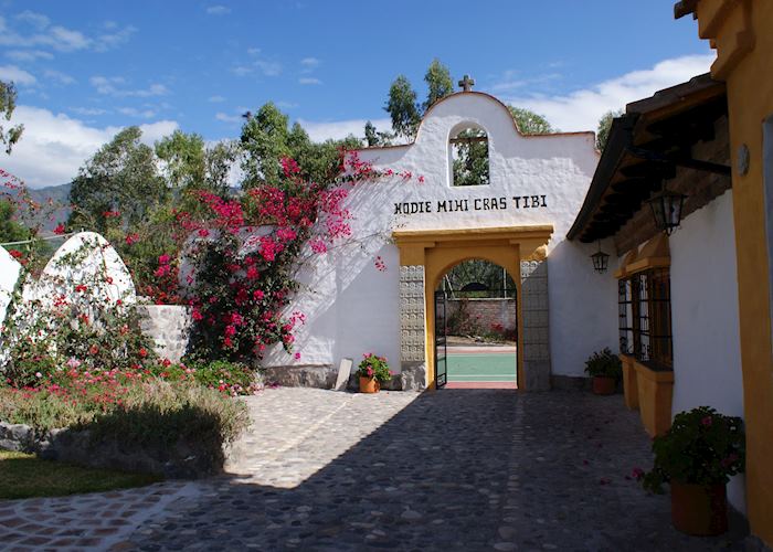 Grounds, Hosteria Pantavi