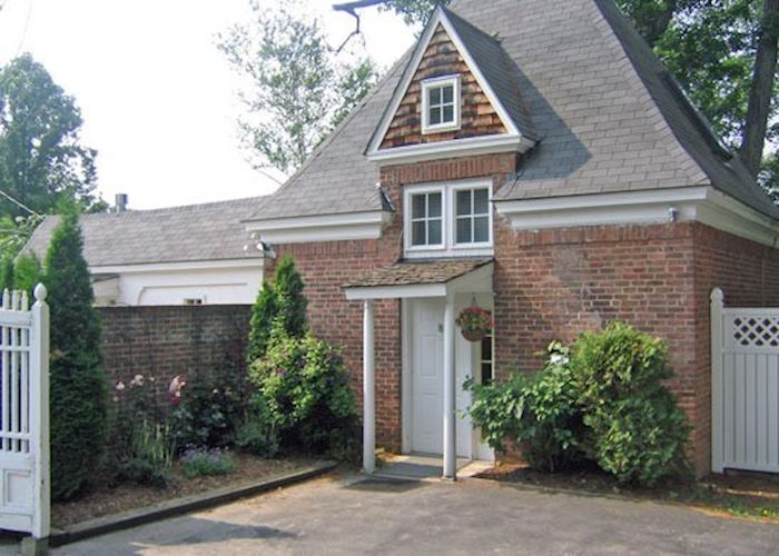 Four Chimneys Inn, Bennington