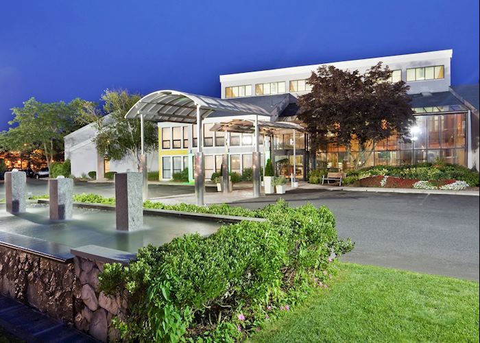 Holiday Inn, Hyannis