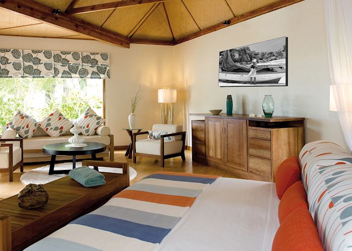 Deluxe beach cottage, Denis Private Island