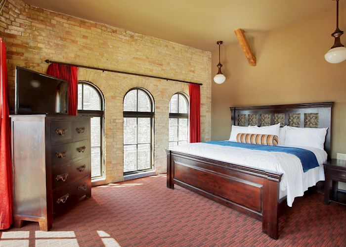 Brewhouse Inn & Suites, Milwaukee