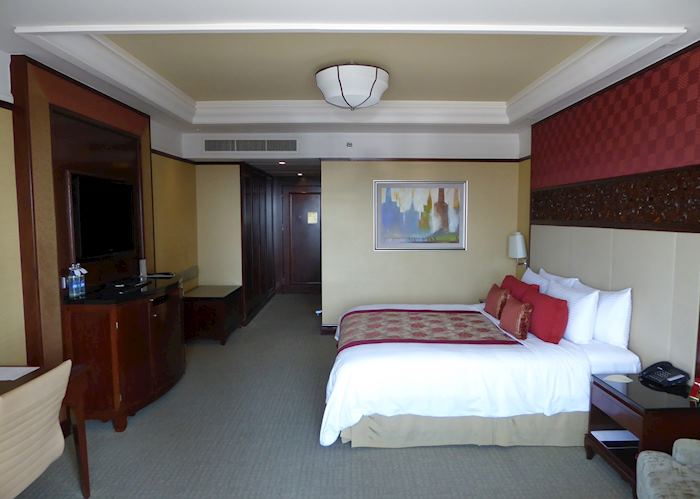 Room, Shangri La
