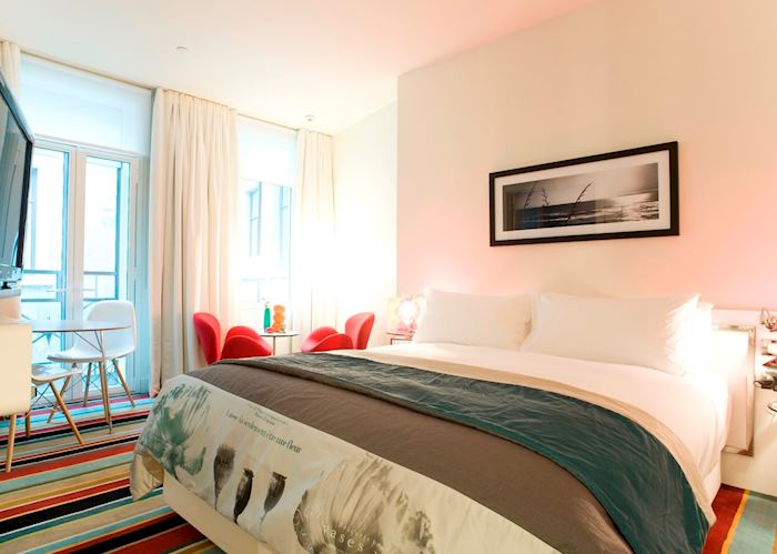 Hotel DeBrett , Auckland