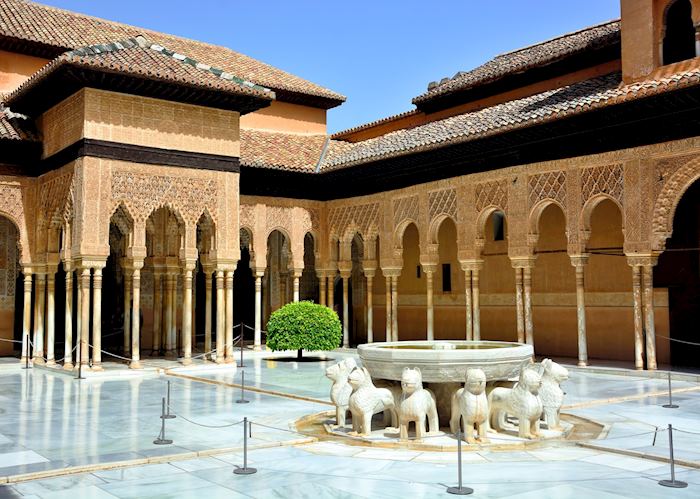 Patio de los Leones, Alhambra, Granada