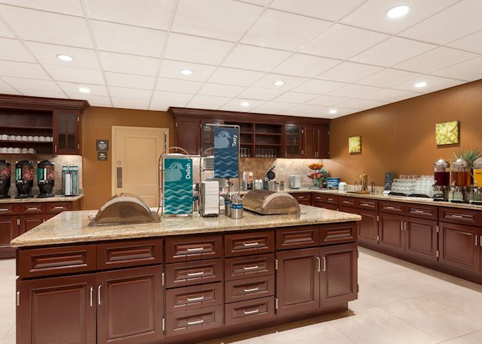 Dining area at Homewood Suites Lafayette