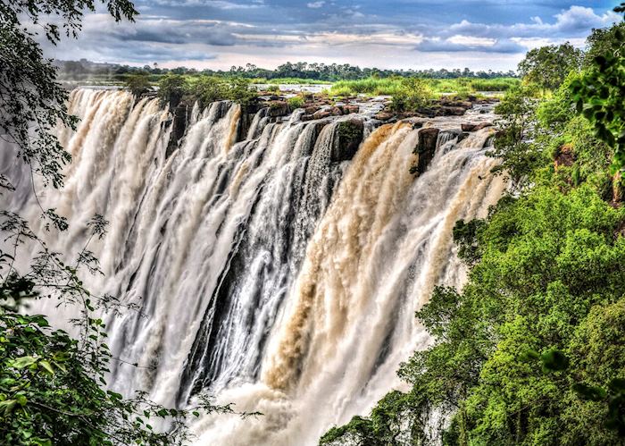 Eastern cataract of Victoria Falls in full flow