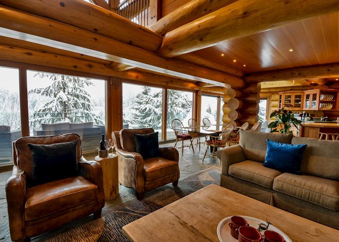 Living room, dining area and kitchen, Totem Chalet 