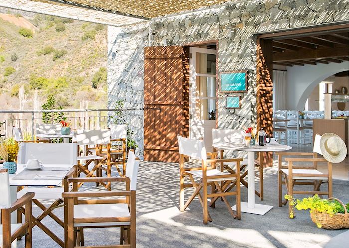 Breakfast courtyard, Casale Panayiotis