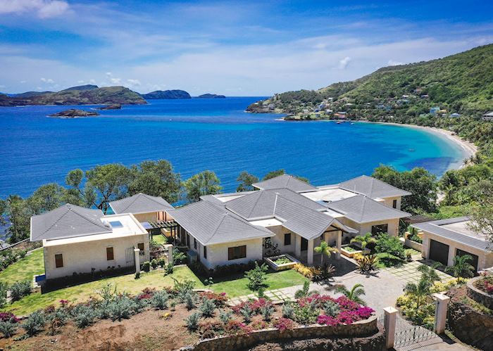 View over 5 bedroom villa