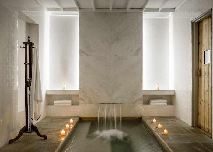 Spa plunge pool, Amangalla