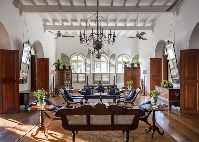 Zaal (Great Hall), Amangalla