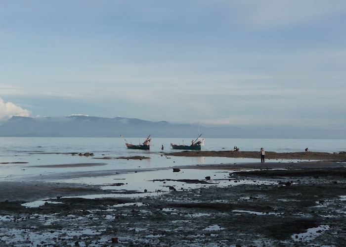 Crab fishing, Kep, Cambodia