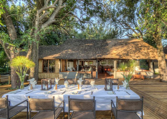 Xugana Island Lodge outdoor dining