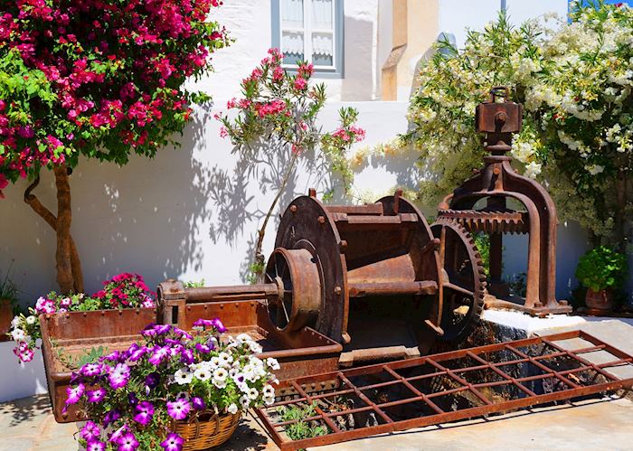 Antique machinery, Hydra