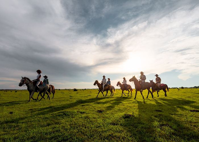Horseback riding in Los Llanos
