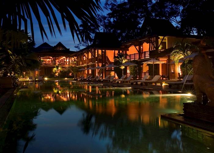 La Residence d'Angkor Hotel by night, Siem Reap