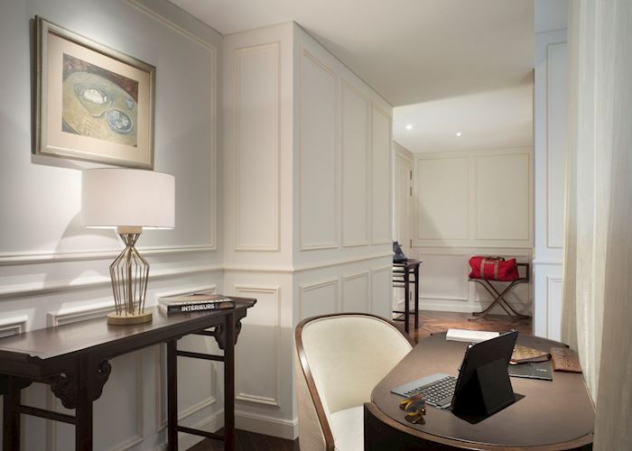 Executive Studio Suite, Hotel des Arts, Saigon