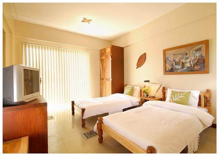 Superior twin room, Amarela
