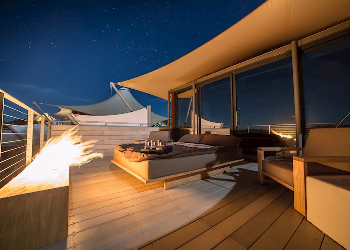 Longitude 131º, Uluru/Ayers Rock