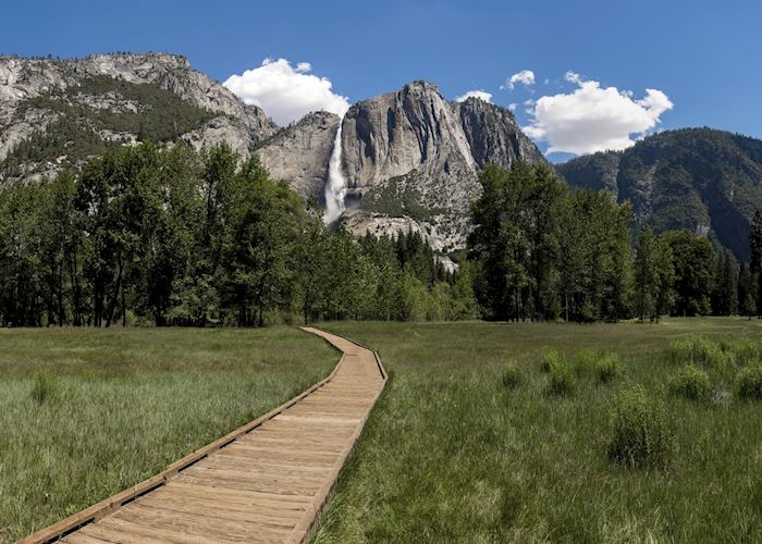 Yosemite trail to waterfalls, Yosemite National Park