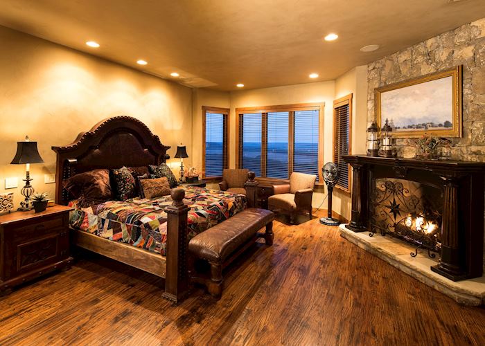 Wildcatter Ranch room interior