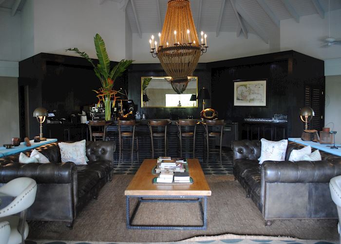 Bar and lounge at Copal Tree Lodge (formerly Belcampo)