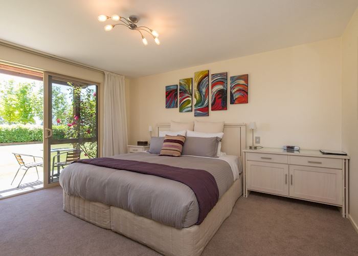 Deluxe Suites at Maple Lodge