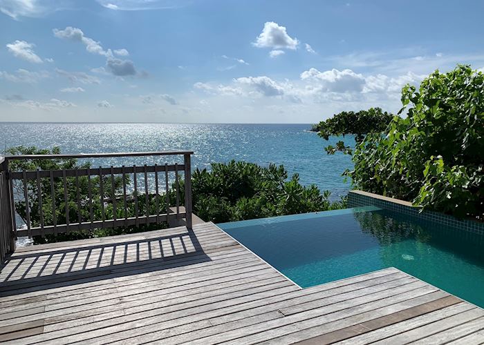 CaranaBeach Pool Chalet View 