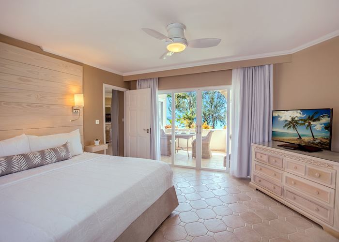 Bougainvillea, Oistins