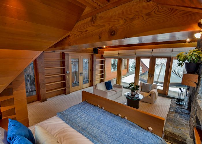 Master suite, Totem Chalet