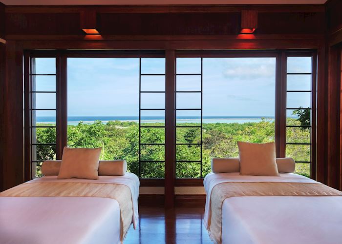 Amanpulo wellness treatment room