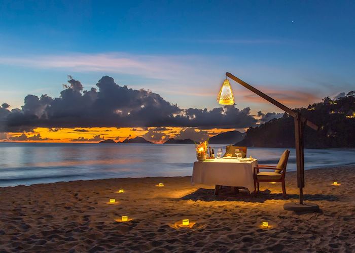 Beachfront dining, Anantara Maia Resort & Spa