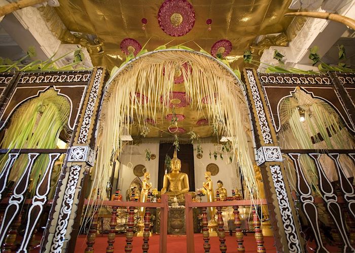 Temple of the Tooth, Kandy