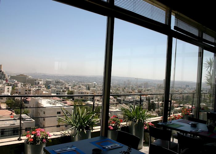 Vinaigrette Restaurant, Al Qasr Metropole Hotel