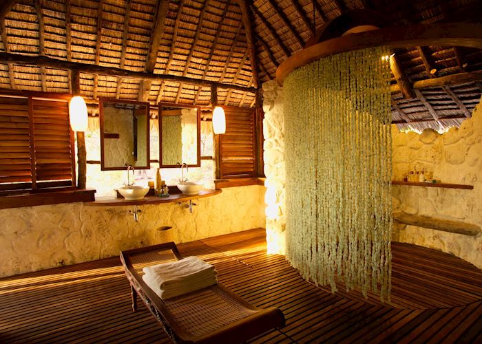 Bathroom at Mnemba Island Lodge