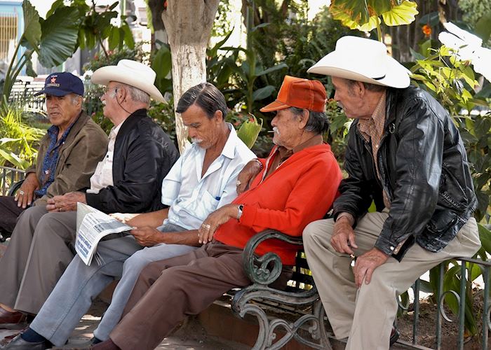 Local men chatting, Guadalajara