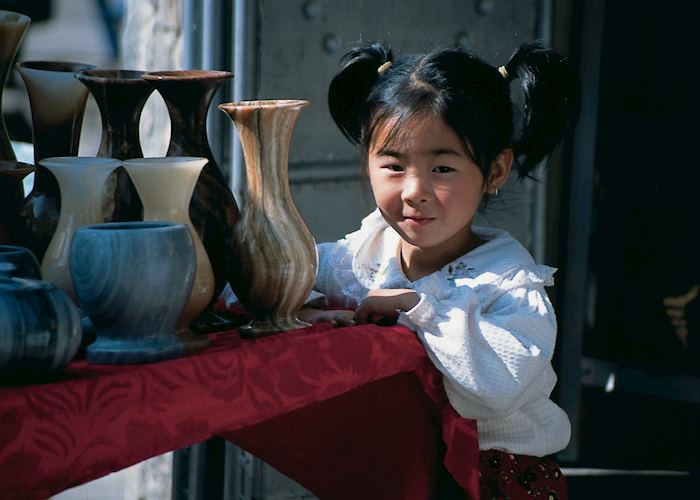 Dali girl with pots