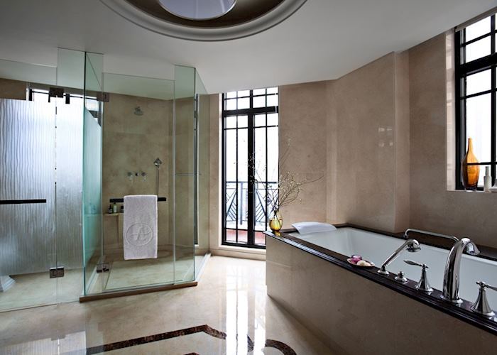 Art Deco Junior Suite Bathroom, Shanghai Yangtze Boutique Hotel