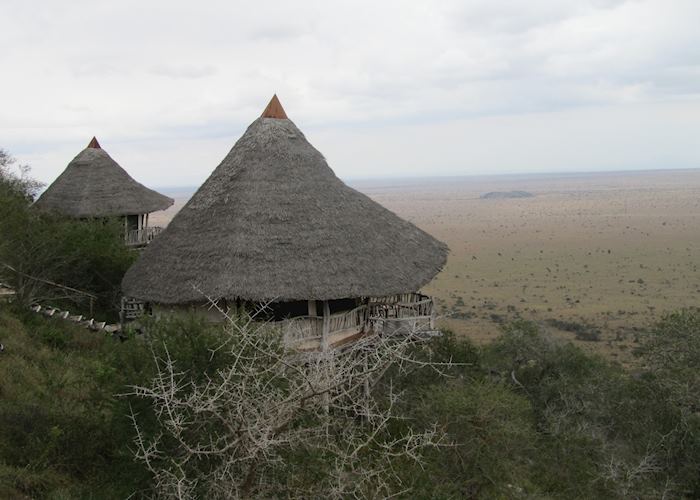 Lions Bluff,Tsavo West